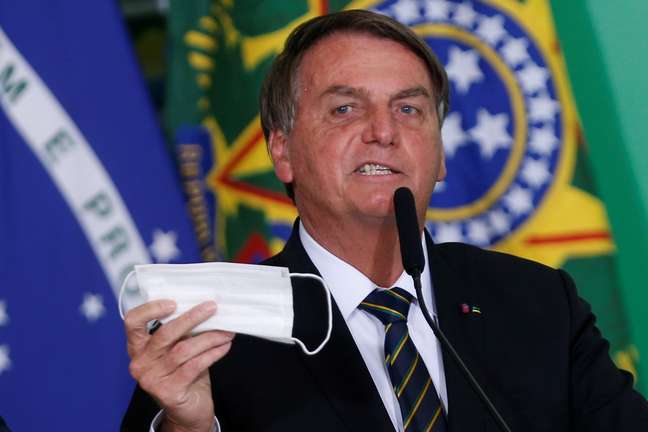 BOLSONARO XINGA DORIA POR PASSAPORTE DE VACINA EM SP