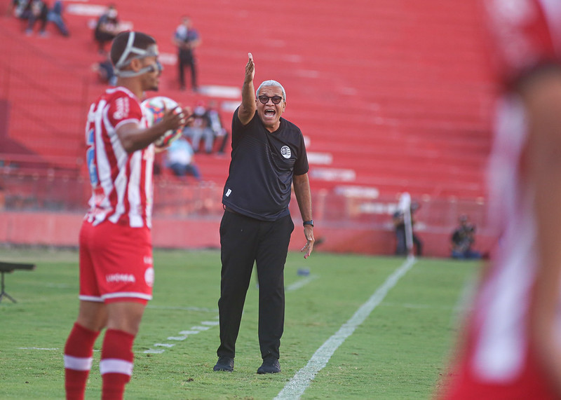 "VAMOS PERDER MAIS JOGADORES DO QUE IMAGINÁVAMOS", PREVÊ HÉLIO PARA 2022