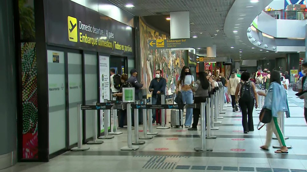 AEROPORTO DO RECIFE TEM AO MENOS 12 VOOS CANCELADOS DEVIDO AO AUMENTO DE CASOS DE COVID-19 E INFLUENZA