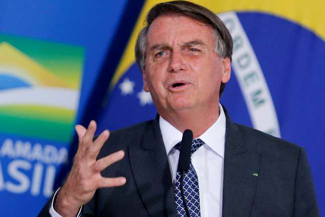 EX-ASSESSOR DE BOLSONARO É O 4º NOME A APONTAR RACHADINHAS